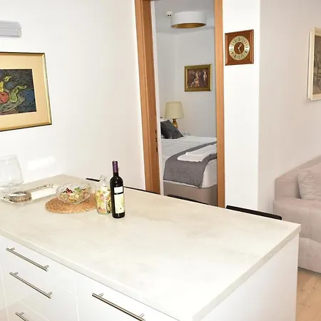 Olimpijska Kuca Poljice Apartment *